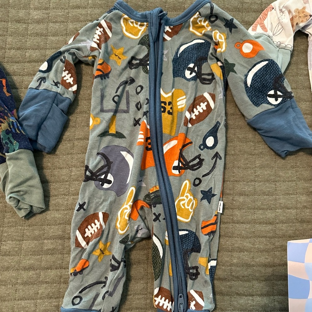 Little sleepies touchdown time preemie zippy